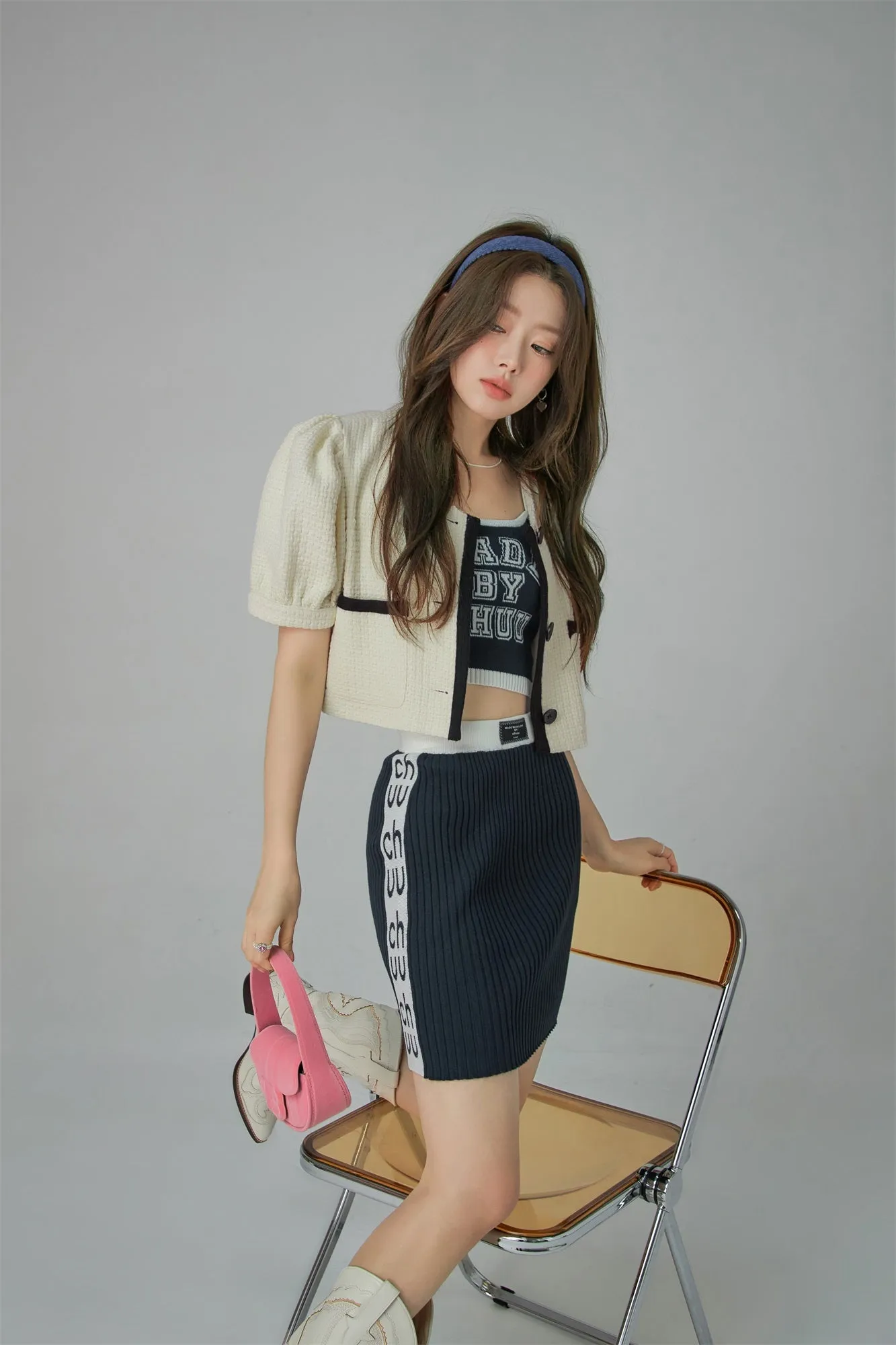 Chuu Logo Slim Knit Skirt