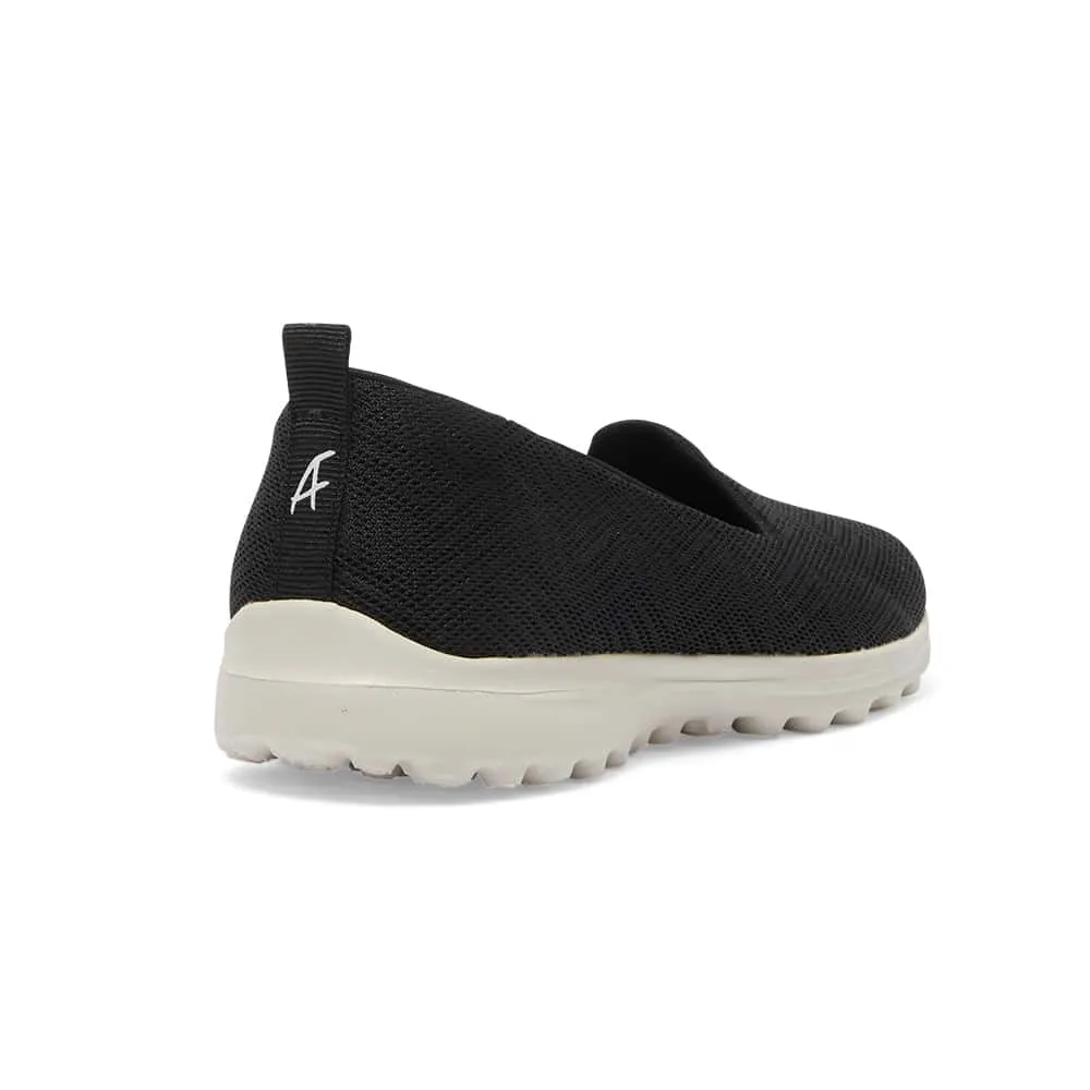 Perry Sneaker in Black